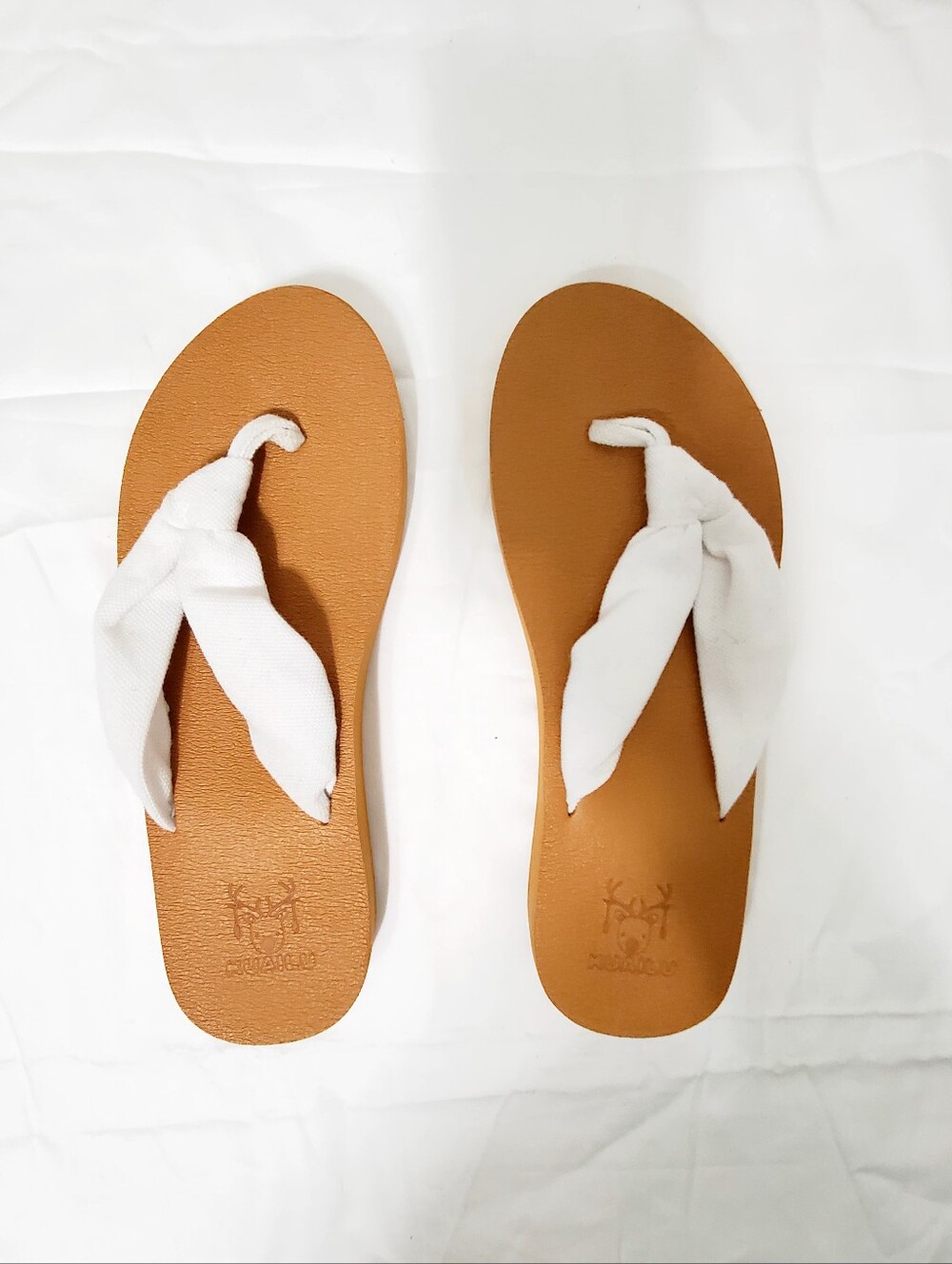 KuaiLu Women's Comfort Flip-flops- White Knotted Fabric Strap size 9